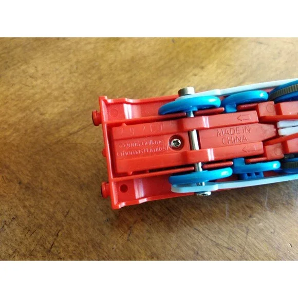 Thomas & Friends Trackmaster Hit Motorized The Tank Engine 2006 Works - Picture 9 of 10